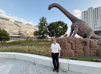 �������j�搶������w�ɂ�